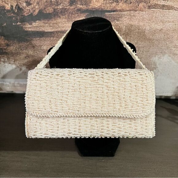 Vintage Beaded Pillbox Handbag ￼ - Picture 14 of 16